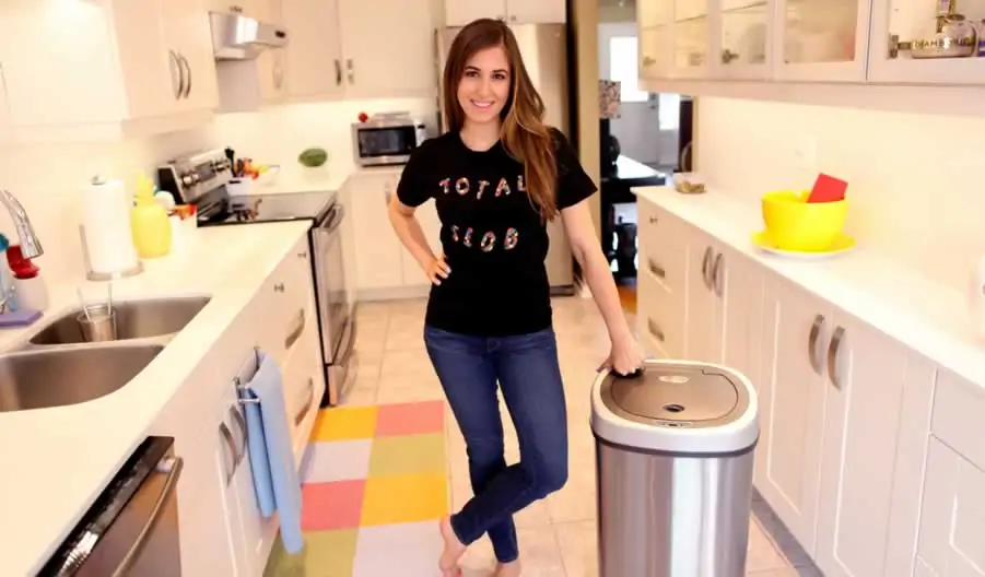 kitchen with garbage can